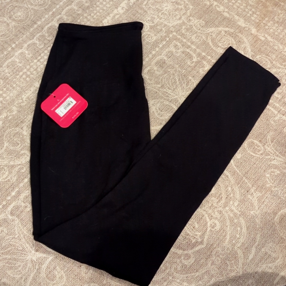 NWT - Isabel Maternity yoga pants (L)